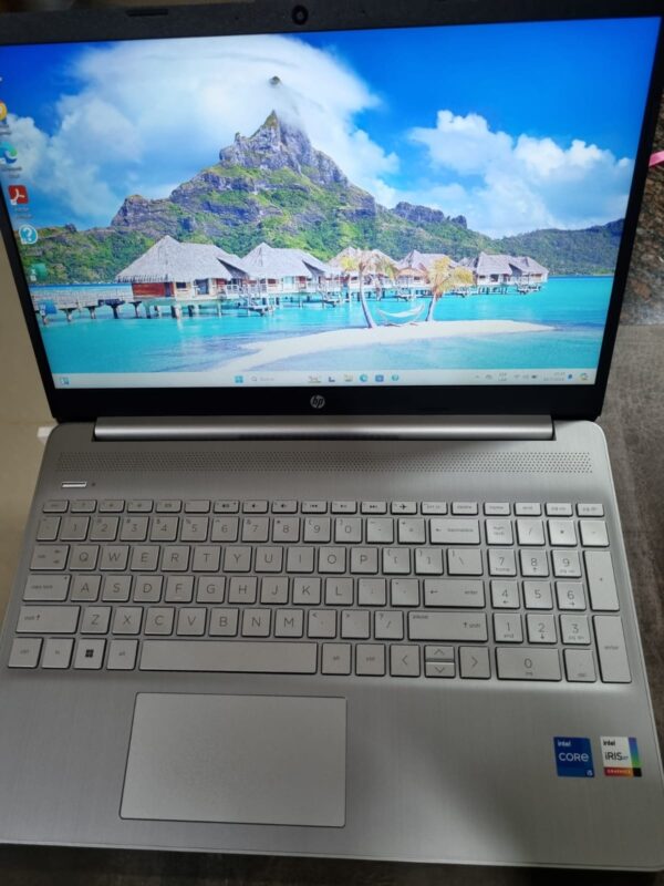 Notebook HP  I5 11vaGen